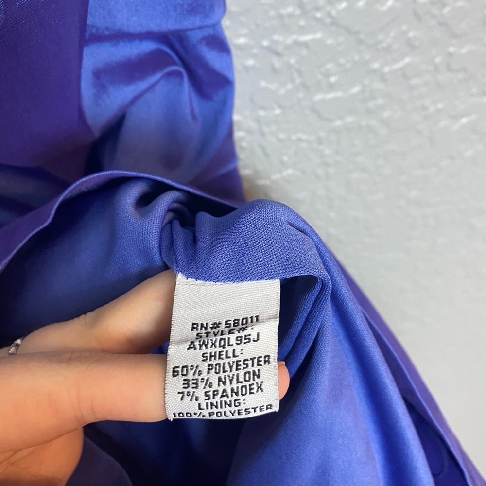 VINTAGE SIGNATURE RUFFLE CAP SLEEVE DRESS {8} - Picture 7 of 8